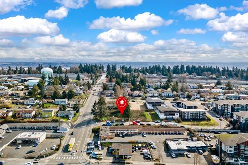 2805 S 216th St, Des Moines, WA, 98198-6050 | Card Image