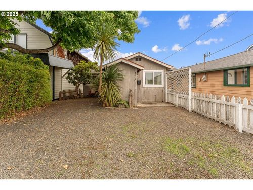 830 Oceanway St, Seaside, OR, 97138-6836 | Card Image
