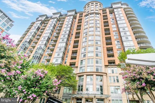apt-906-8220 Crestwood Heights Dr, Mclean, VA, 22102-3133 | Card Image