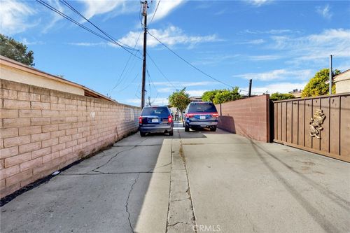 8269 Case Ave, Sun Valley, CA, 91352-3910 | Card Image