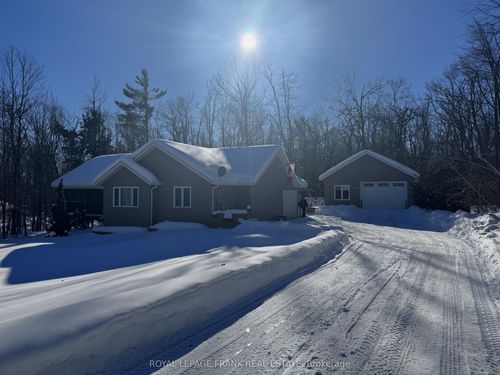 25 Av Lakeland, Buckhorn, ON, K0L1J0 | Card Image