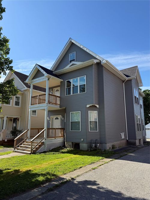 228 Mansion St, Poughkeepsie, NY, 12601-2629 | Card Image