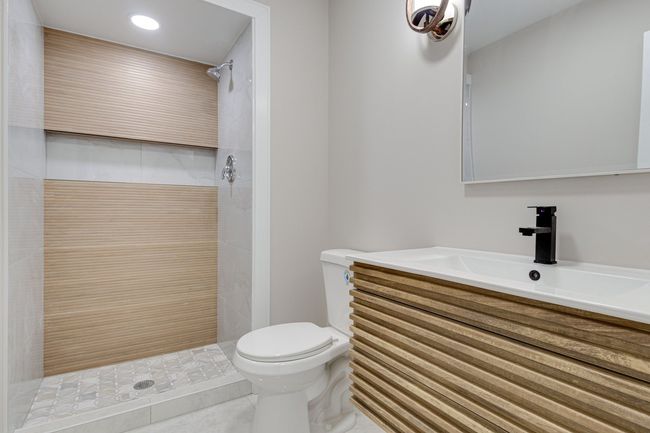 APT-30F - 6007 N Sheridan Rd, Condo with 2 bedrooms, 2 bathrooms and 1 parking in Chicago IL | Image 17