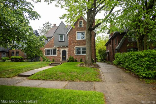 17352 Parkside St, Detroit, MI, 48221-2715 | Card Image