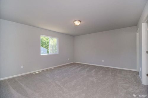 2223 Antrim Dr, Davison, MI, 48423 | Card Image