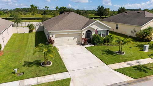 8620 Cobblestone Dr, Fort Pierce, FL, 34945-5702 | Card Image