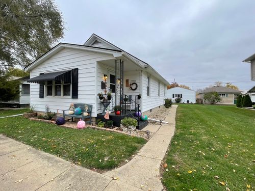 106 S 1st St, Cherry, IL, 61317-1003 | Card Image