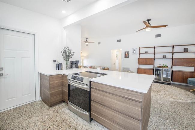 15804 3 Rd St E, House other with 2 bedrooms, 2 bathrooms and null parking in REDINGTON BEACH FL | Image 6