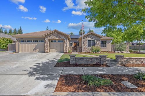 4020 W Lark Ave, Visalia, CA, 93291-8080 | Card Image
