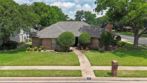 1717 Cunningham Ct, Bedford, TX, 76021-3401 | Card Image