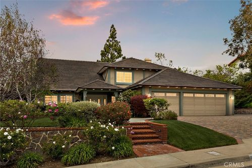 784 S Goldfinch Way, Anaheim, CA, 92807-4420 | Card Image