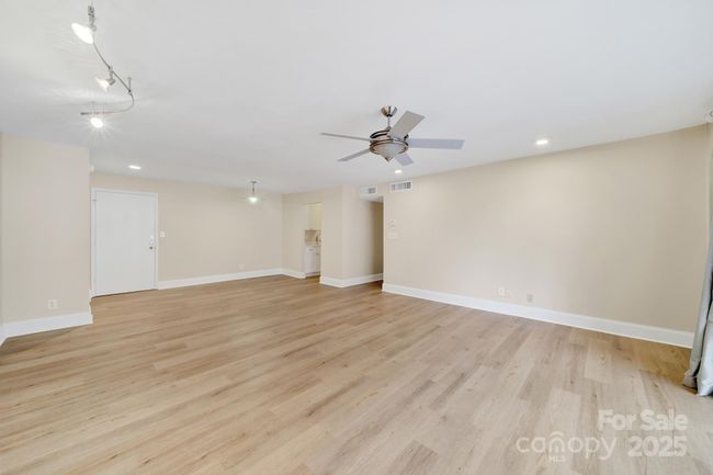 UNIT-420 - 1323 Queens Rd, Condo with 2 bedrooms, 2 bathrooms and null parking in Charlotte NC | Image 17