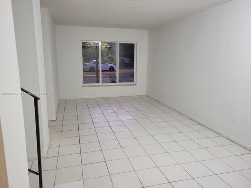 3907-3907 Nw 76th Ter, Hollywood, FL, 33024-8400 | Card Image