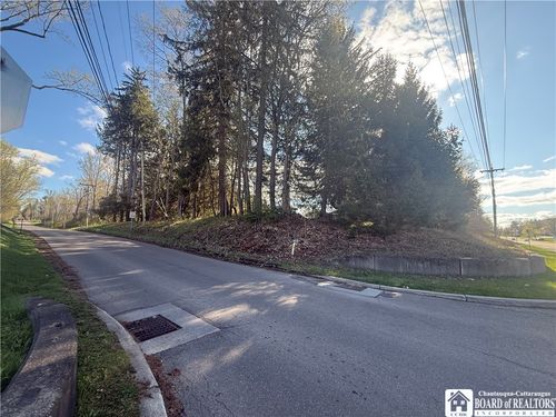 126 E Fairmount Ave, Lakewood, NY, 14750-1832 | Card Image