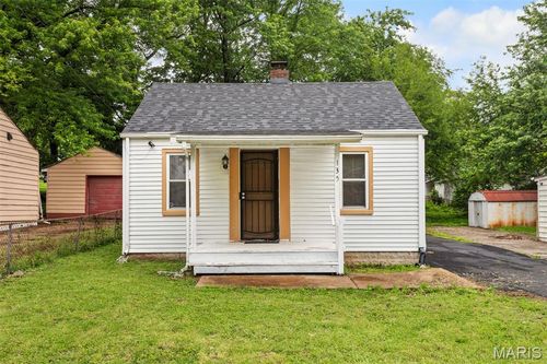 135 Grether Ave, Saint Louis, MO, 63135-1122 | Card Image