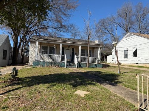 1527 Outer Dr, Tyler, TX, 75701-3864 | Card Image