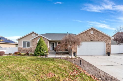 11657 S Windstone Dr, South Jordan, UT, 84009-8135 | Card Image