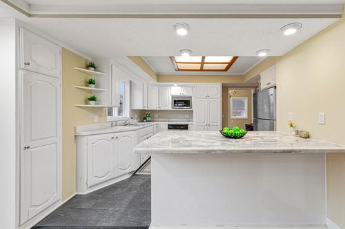 605 10th Ave Nw, Austin, MN, 55912-1909 | Card Image