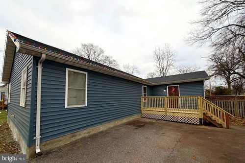 305 Oakwood Rd, EDGEWATER, MD, 21037-2025 | Card Image