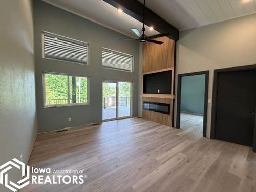4086 Tracy Dr, Brooklyn, IA, 52211 | Card Image