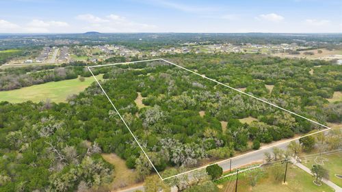 750 County Road 207, Liberty Hill, TX, 78642-3751 | Card Image