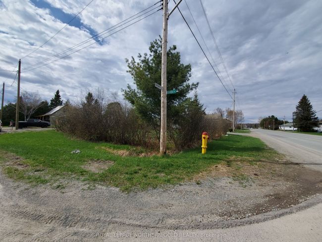 88 & 90 Ontario St, Home with 0 bedrooms, 0 bathrooms and null parking in Larder Lake ON | Image 7