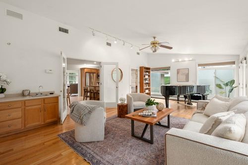 110 Maybrook Avenue, Manchester, NH, 03102 | Card Image