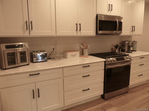 108 Pilcher St, Babylon, NY, 11702-1110 | Card Image