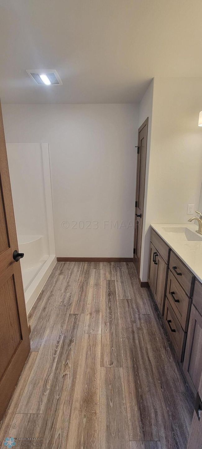 Master Bath 2 | Image 14