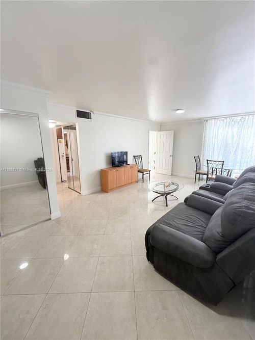 apt-220-200 172nd St, Sunny Isles Beach, FL, 33160-3415 | Card Image