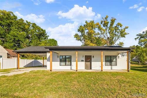 723 Broadway Extension, Elsberry, MO, 63343 | Card Image