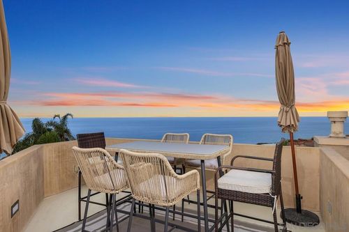 1554 Summit Ave, Cardiff by the Sea, CA, 92007-2434 | Card Image