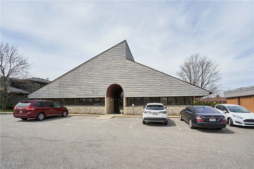 70 N Miller Rd, Fairlawn, OH, 44333-3766 | Card Image