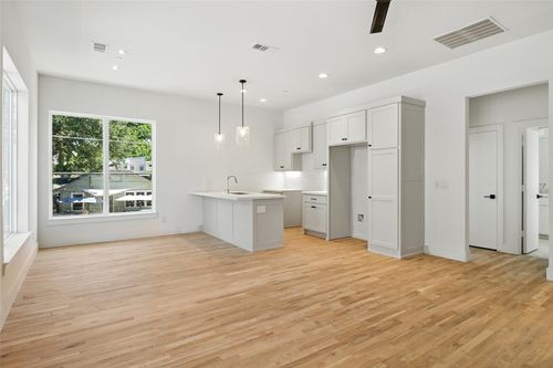 apt-4-5833 Oram St, Dallas, TX, 75206-8819 | Card Image