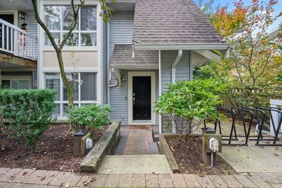 1 - 1075 Lynn Valley Rd, Townhouse with 3 bedrooms, 2 bathrooms and 2 parking in North Vancouver BC | Image 2