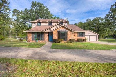 12 Sunrise Loop, House other with 3 bedrooms, 2 bathrooms and null parking in Huntsville TX | Image 1