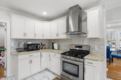 38 Klondike St, Providence, RI, 02909-5539 | Card Image