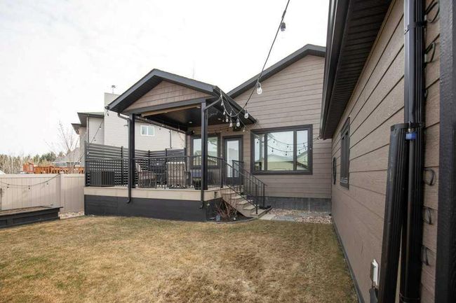 131 Cedar Square, House other with 5 bedrooms, 4 bathrooms and 7 parking in Blackfalds AB | Image 4