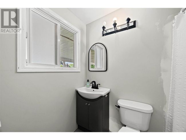 135 Whiteshield Cres, House other with 5 bedrooms, 3 bathrooms and null parking in Kamloops BC | Image 17