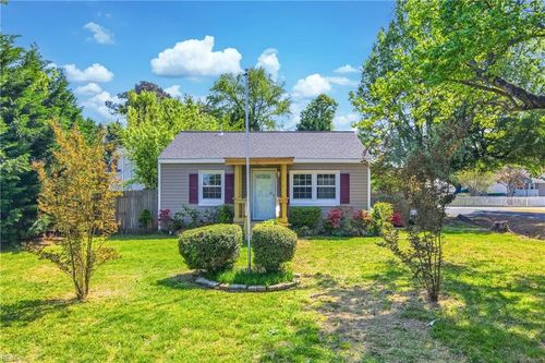 317 Richmond Dr, Hampton, VA, 23664-1429 | Card Image