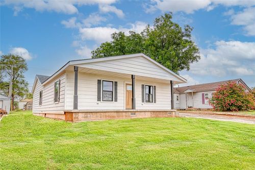 117 Shell Blvd, Elk City, OK, 73644-2909 | Card Image