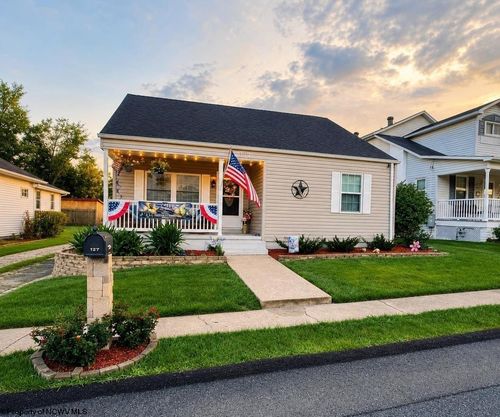 127 Willis Ave, Bridgeport, WV, 26330-1545 | Card Image