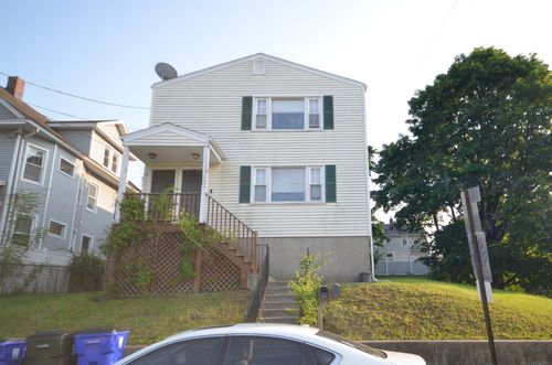 28 Riverside Dr, Fairfield, CT, 06824-6211 | Card Image