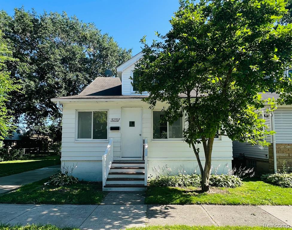 Rivard Ave, Warren, MI 48089