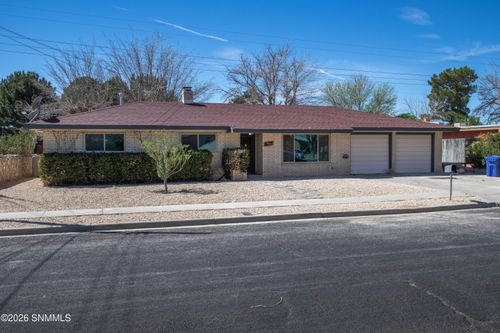 3102 Hillsdale St, Las Cruces, NM, 88005-1218 | Card Image