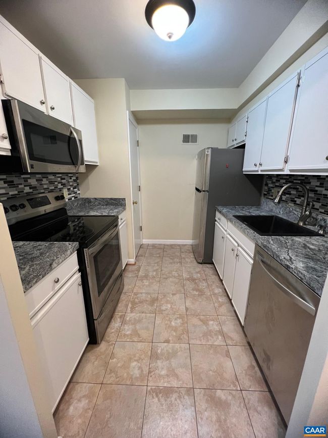 APT-12 - 125 Turtle Creek Rd, Condo with 2 bedrooms, 2 bathrooms and null parking in CHARLOTTESVILLE VA | Image 6