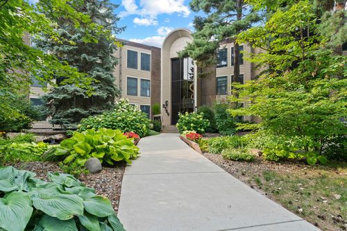 126-8549 Irwin Rd, Bloomington, MN, 55437-1545 | Card Image
