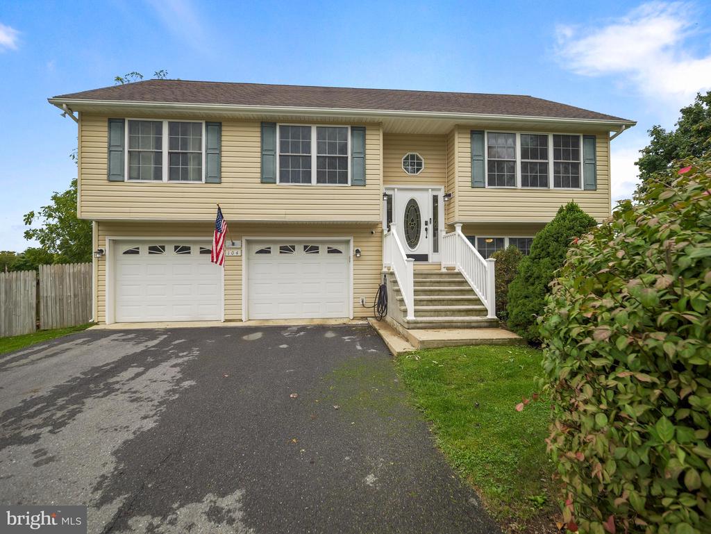 Vicksburg Ct, Martinsburg, WV 25404