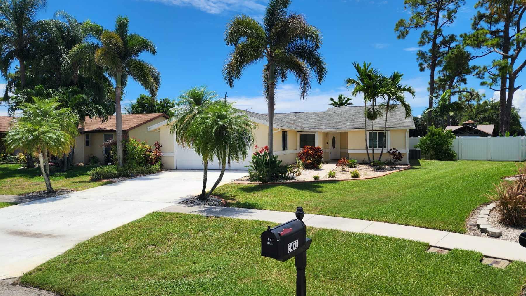 Benjamin Ave, Boynton Beach, FL 33472