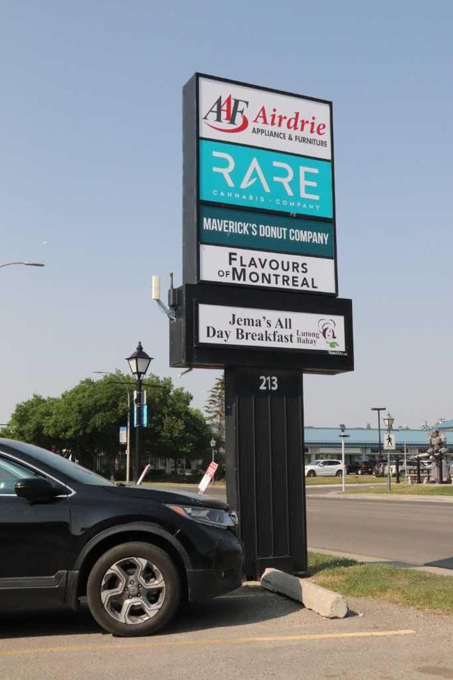 1 - 213 Main Street N, Home with 0 bedrooms, 0 bathrooms and 15 parking in Airdrie AB | Image 4